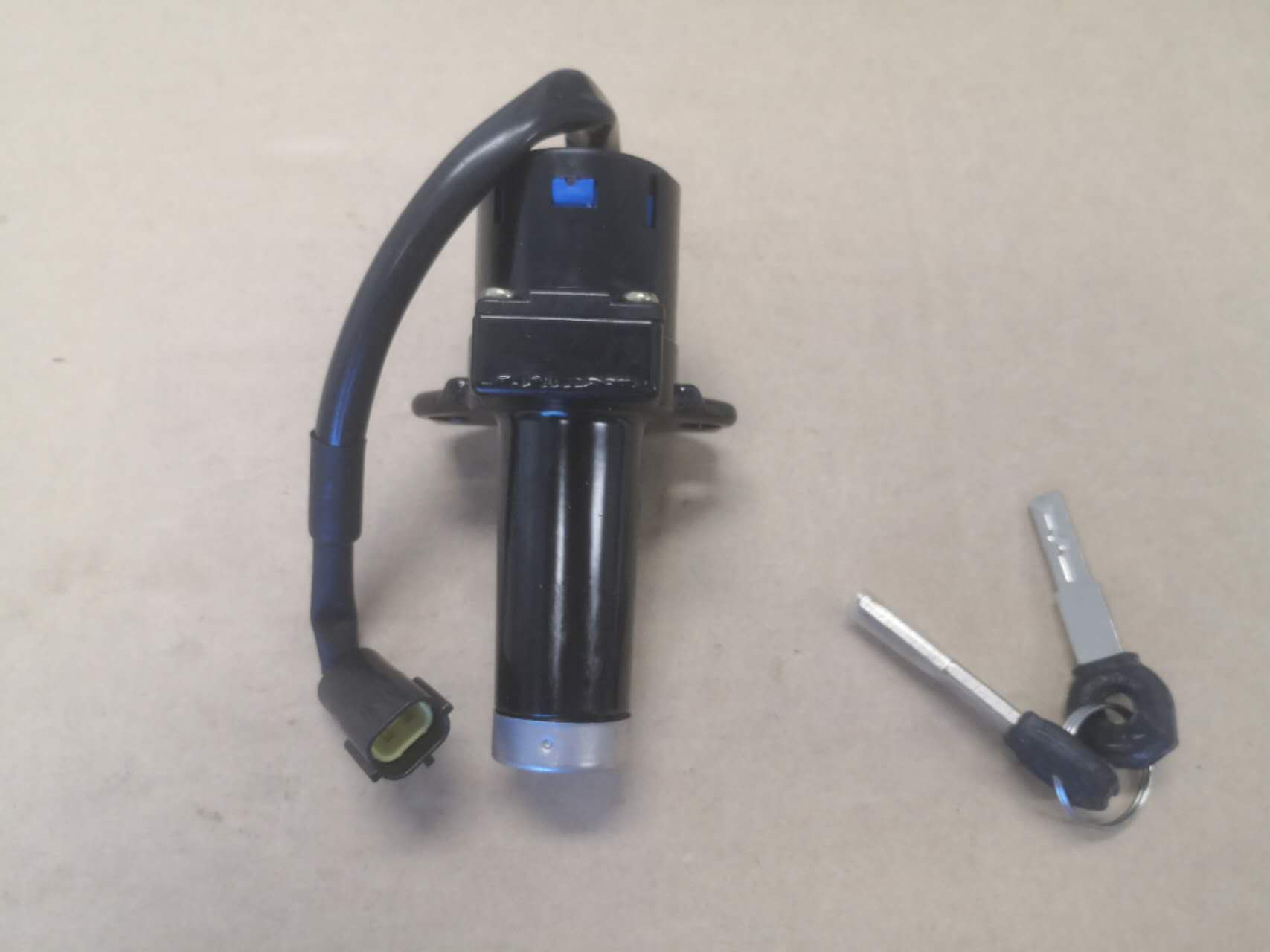 Surron StormBee E (YS1C)/StormBee R (YS1A) Lock Assy