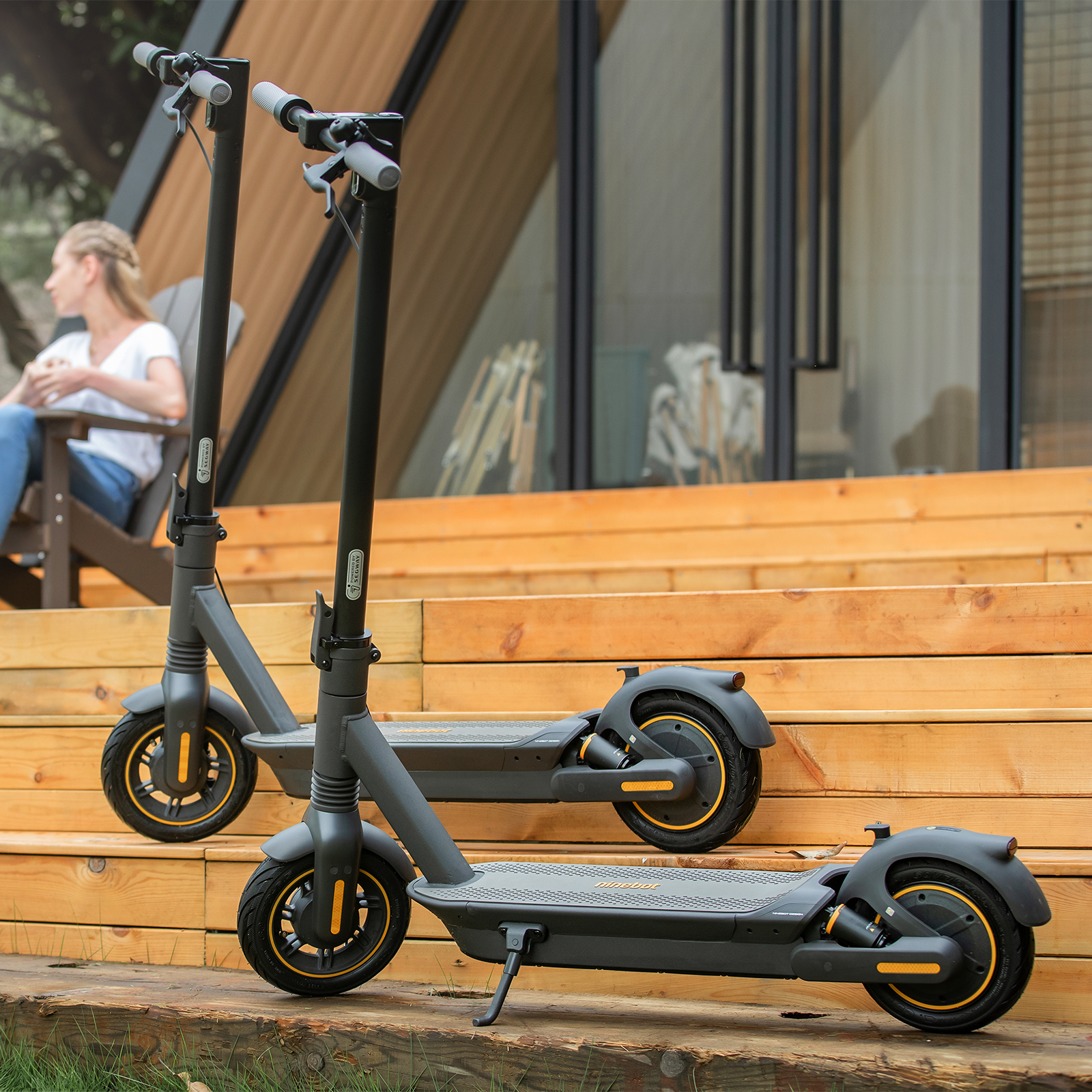 Segway Ninebot KickScooter G65 & Daxys Portable Electric Air Pump Bundle